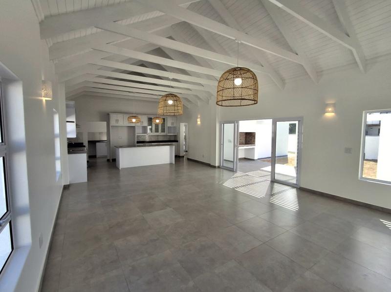 3 Bedroom Property for Sale in Golden Mile Western Cape